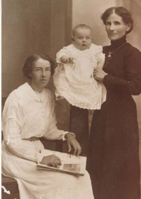 Katie Brown Ian Brown and Emma Dawson 3 Generations
