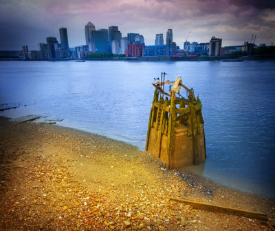 Canary Warf from the other side (London, the peer).jpg