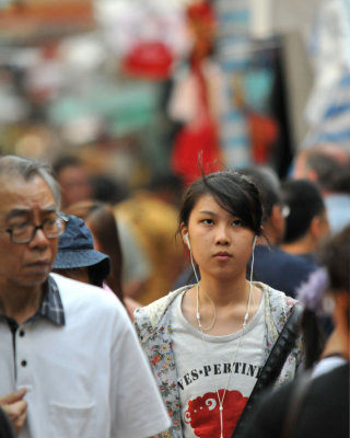 Copy of Girl Temple St May 09.jpg