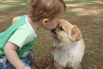 Kira Molly Kissing.jpg
