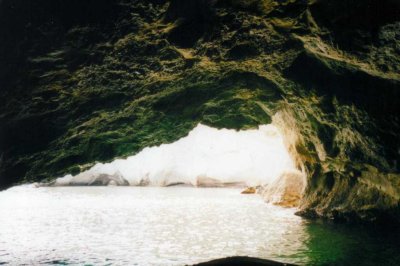 040 - hoelen auf milos 03.jpg