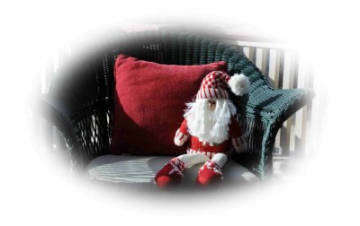 mini Santa resting between stops.jpg