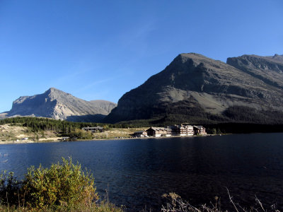 Many Glacier Lodge