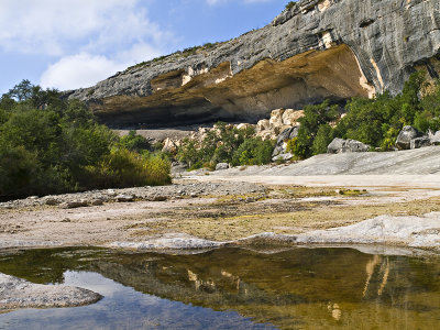 Fate Bell shelter from canyon floor, Seminole Canyon