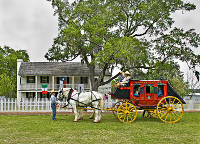 Stagecoach in front of Inn