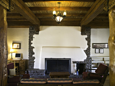 Fireplace sitting area in lobby