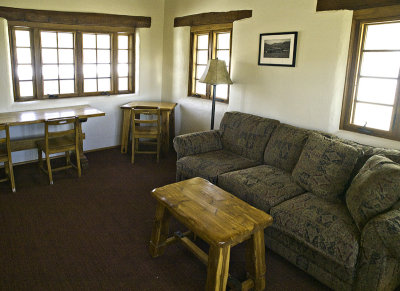 Upstairs public sitting room, off lobby