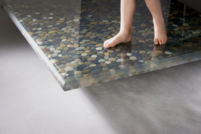 livinglass-flooring-river-stones.jpg