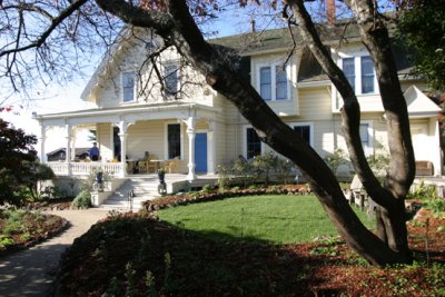 grounds_0808.jpg