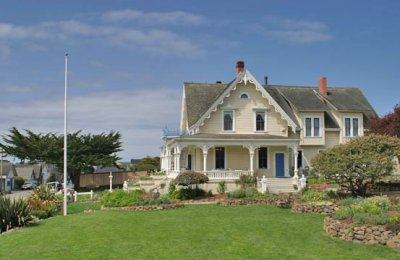 grounds_main_house_lawn_957.jpg