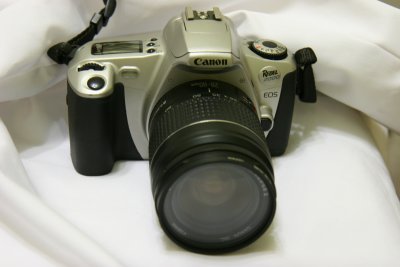 Rebel 2000 35mm Film SLR with 28-80mm Kit Lens & UV Filter