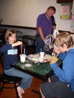 Sarah and Matthew introduce cousin Nancy to Bubbletea! Yummy?
