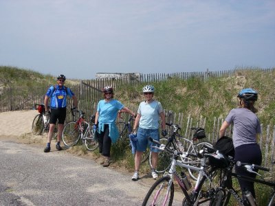 Dune dude and ettes