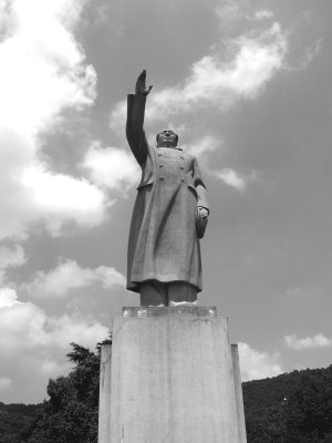 8_Mao Statue BW.jpg