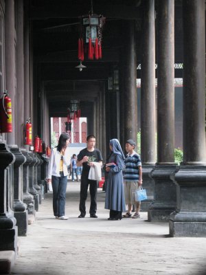 Chengdu catholic church attendees.JPG