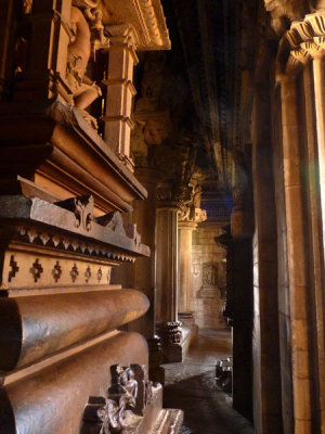 Lakshman Temple interior