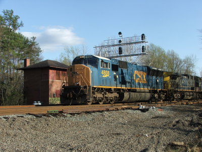 Q702 heads past FB tower with a SD70MAC #4808
