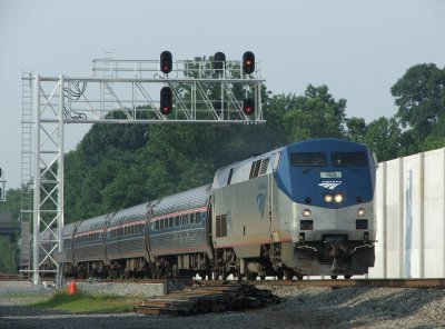Northbound Amtrak at Fredericksburg