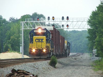 D793 coming under the new Popular Signals just south of the F'burg yard.