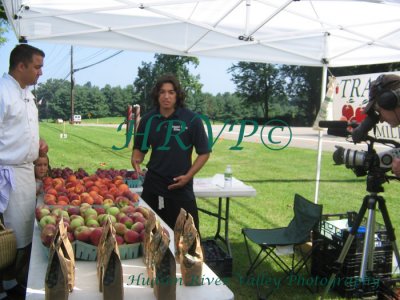 IMG_0736.jpg-Trapani Farmer explains the different variety of fruit available