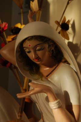 Meera statue