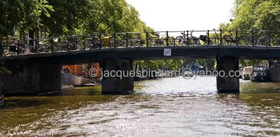 Sur le Pont dAmsterdam