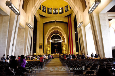 Inside, L'Oratoire St Joseph