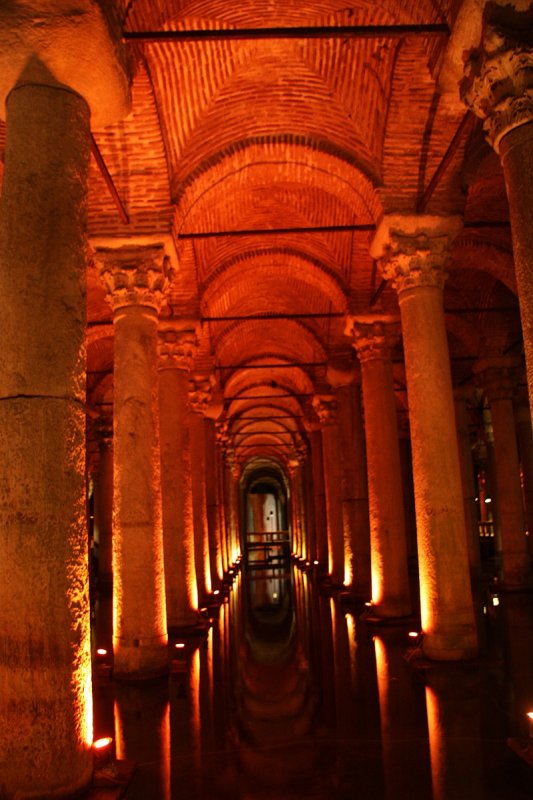 Benneth and Beatris 022.jpg  Yerebatan Sarnici - Sunken Cistern