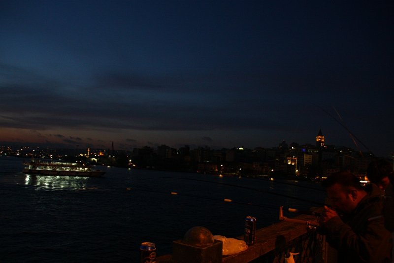Benneth and Beatris 144.jpg Galata Koprusu(bridge) night fishers