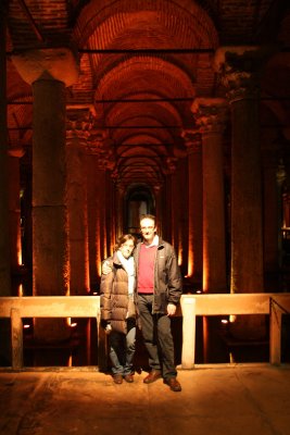 Benneth and Beatris 016.jpg Inside the Yerebatan Sarnici - Sunken Cistern