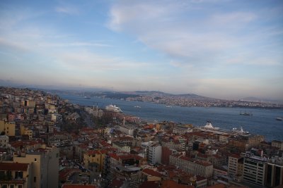 Benneth and Beatris 106.jpg Istanbul view from the top of the Galata Kulesi(tower)