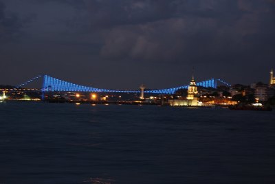 Istanbul night time3 The ladies tower on the right Bosphorus bridge on the back.jpg