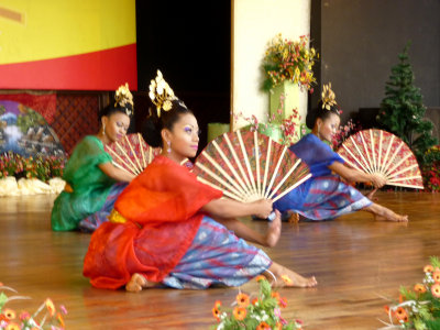These Malaysian women performed a fan dance.
