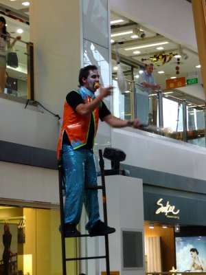 Later that day, I saw this juggler performing in a Singapore shopping mall.