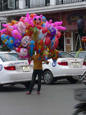 On my trek to find buy a laptop battery, I spotted this balloon vendor in Hanoi.