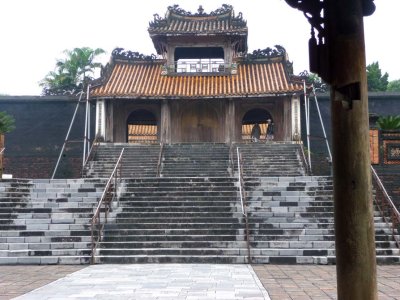 Entrance to the Hoa Khiem Palace, where the emperor used to work.  After he died, it became a temple to him and his empress.