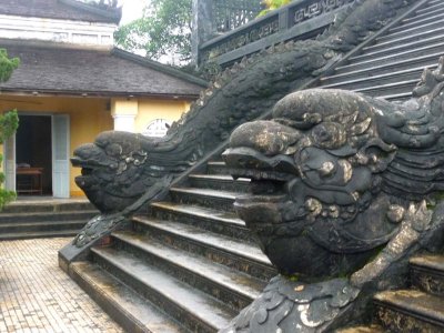 Compared to preceding emperors, King Khai Dinhs tomb is small. It is very elaborate as can be seen from this dragon stairway.