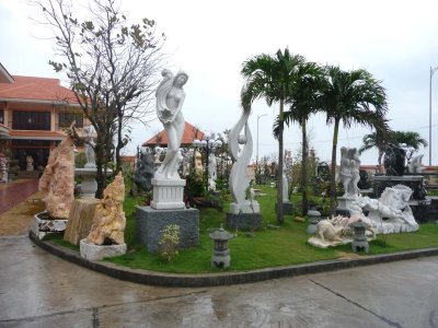 Near Danang, we stopped at a Vietnamese sculpture factory.