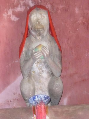 A monkey idol on the Japanese Covered Bridge of Hoi An.