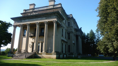 A southern view of the Vanderbilt mansion.