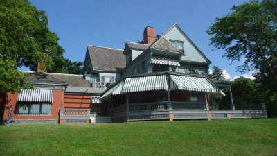 Western view of Teddy Roosevelt's house.