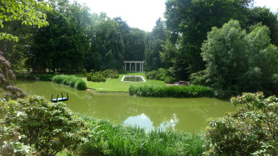 The man-made goose lake at Westbury Gardens.