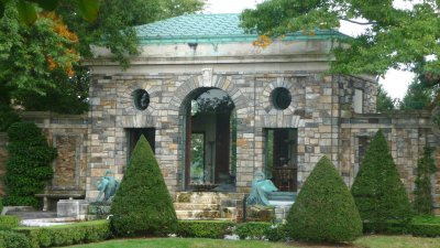 The tea house, located on the east end of the Inner Garden, was a favorite place for refreshments for the Rockefeller family.