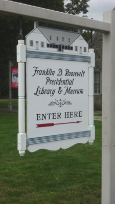 Entrance sign to the Franklin D. Roosevelt Presidential Library & Museum.
