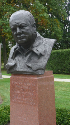 Close-up of the Churchill statue.  He looks very determined.