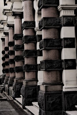 Dundedin Railway station columns