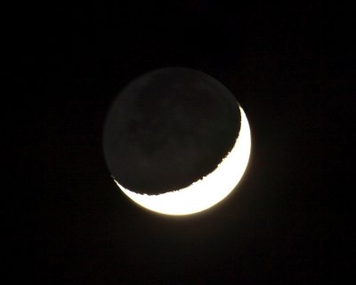 Earthshine 1.jpg