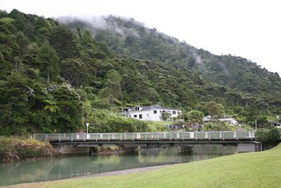 Historic homestead, Huia 0566.JPG