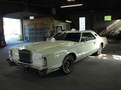 '77 Lincoln - 11,000 Actual Miles