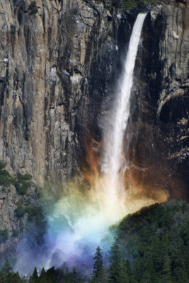 Bridalveil Falls-rainbow
